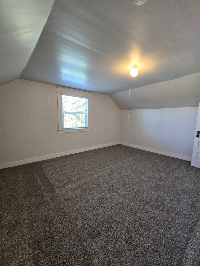 Albany House: 29626 Highway 34 SW
