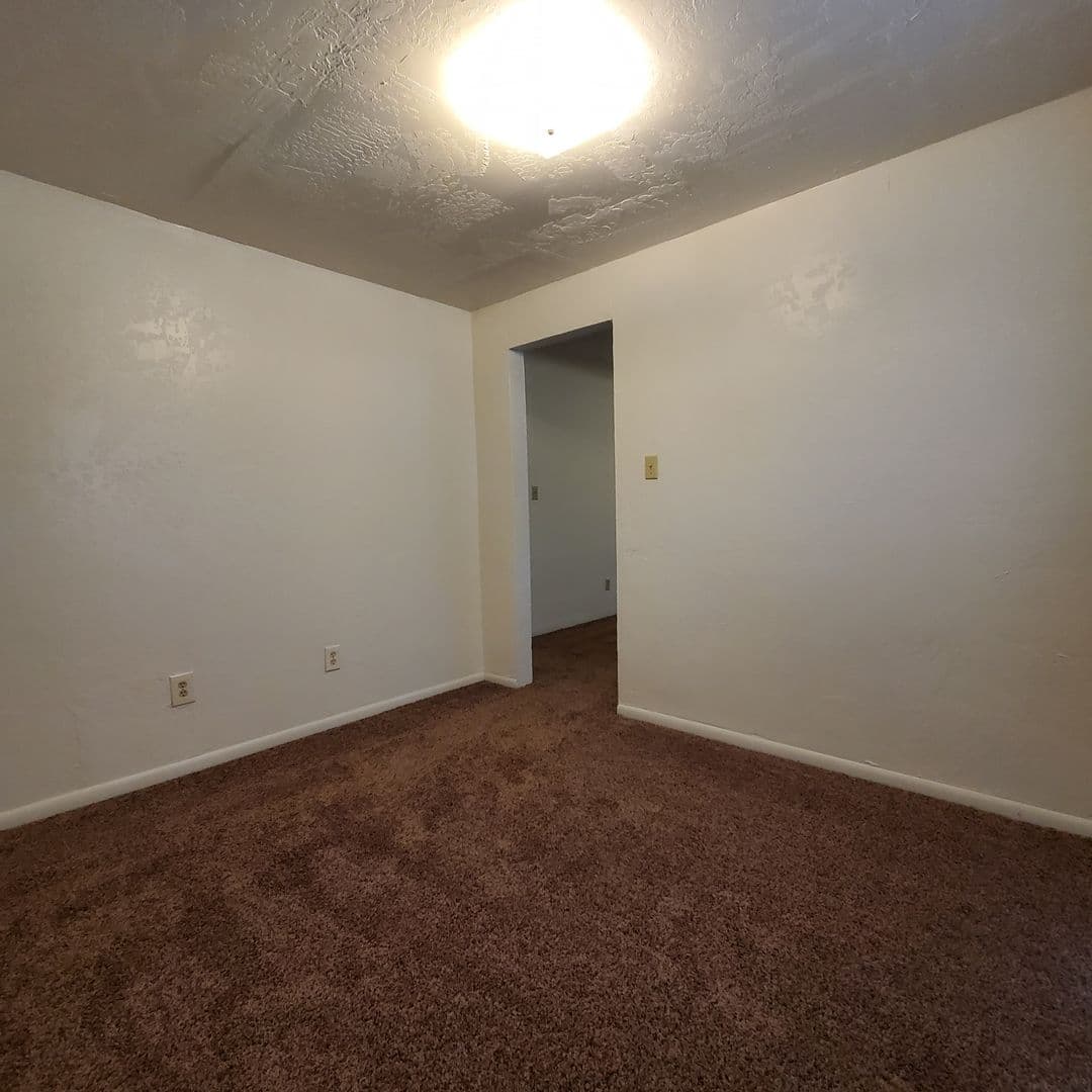 Albany Townhome: 2005 5th Ave SE