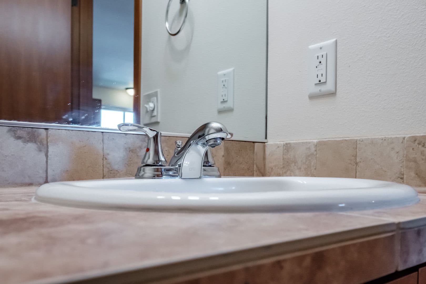 Salem Apartment: 4470 Conser Way NE