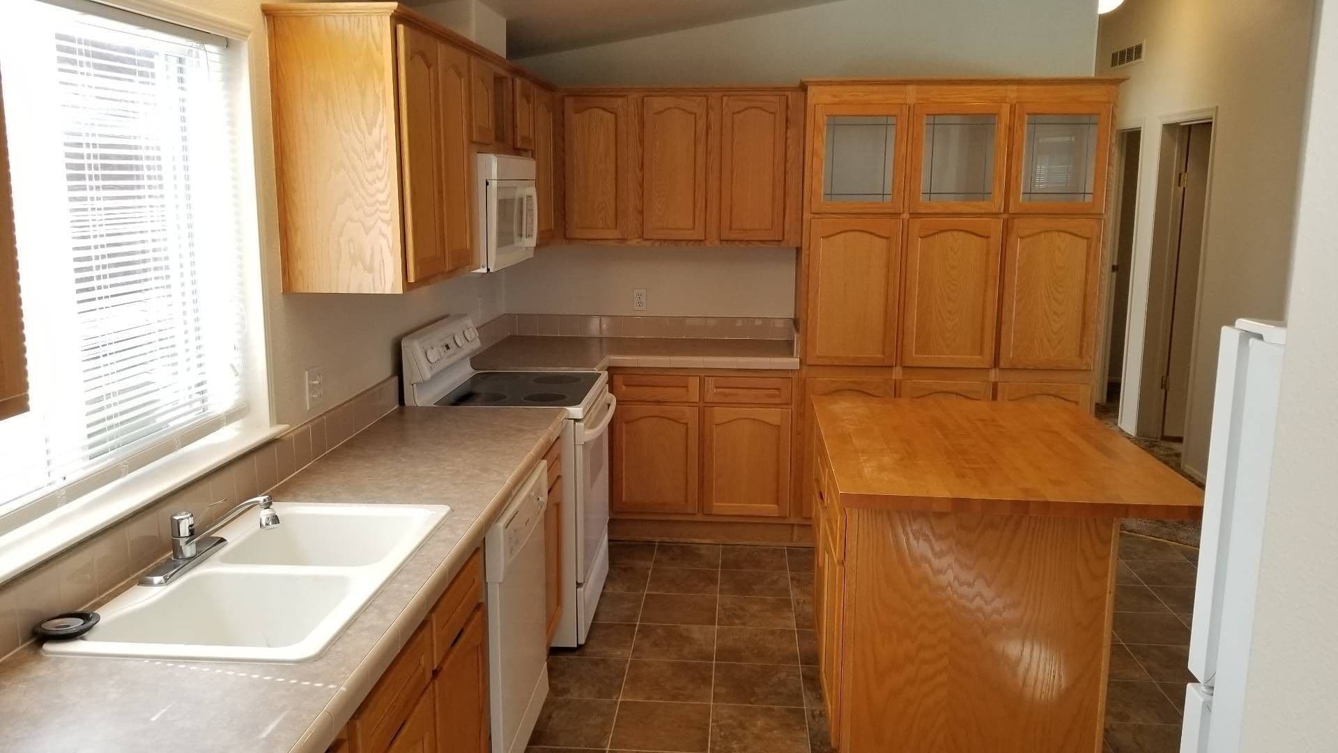 Tangent Condo: 33175 McFarland Road