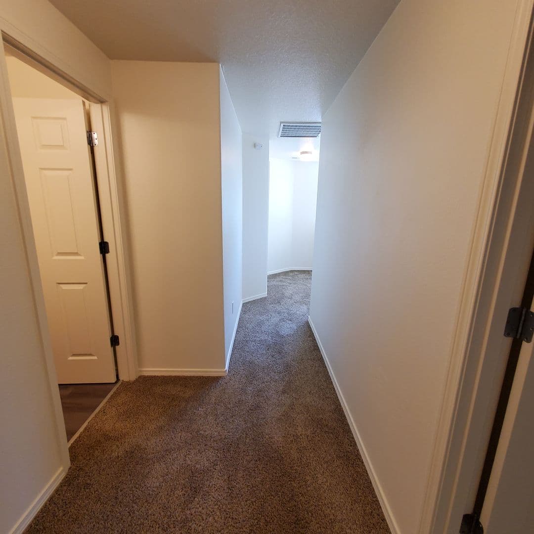 Monmouth Apartment: Meadow Ridge Ave