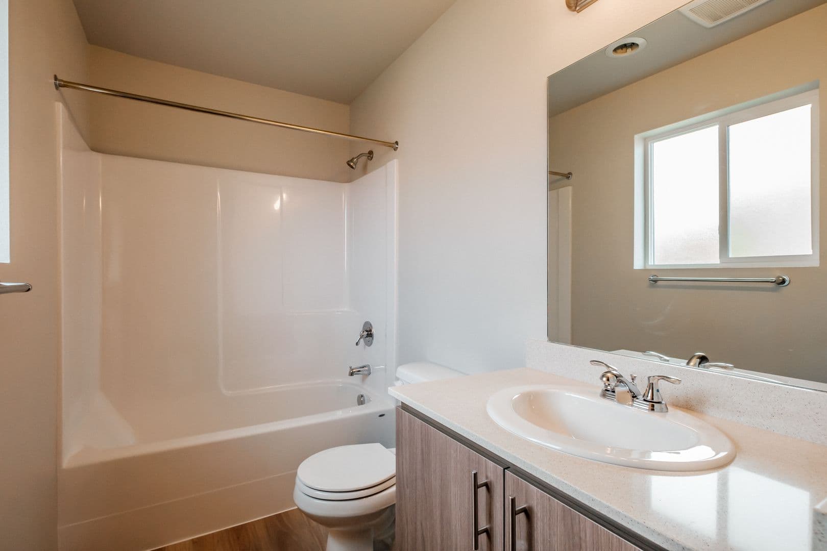 Salem Apartment: 178-210 SE Lancaster Dr.