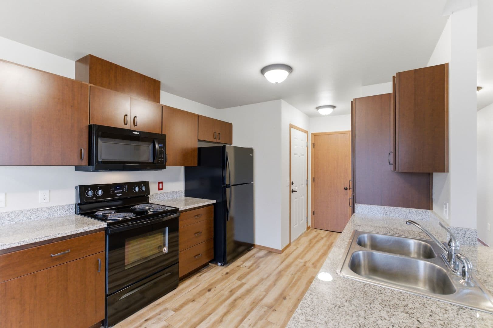 Philomath Apartment: 1933 College St