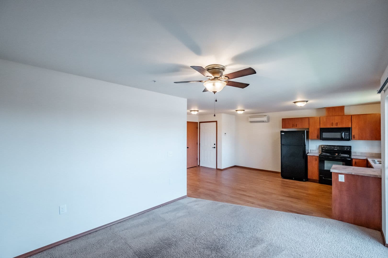 Salem Apartment: 4470 Conser Way NE