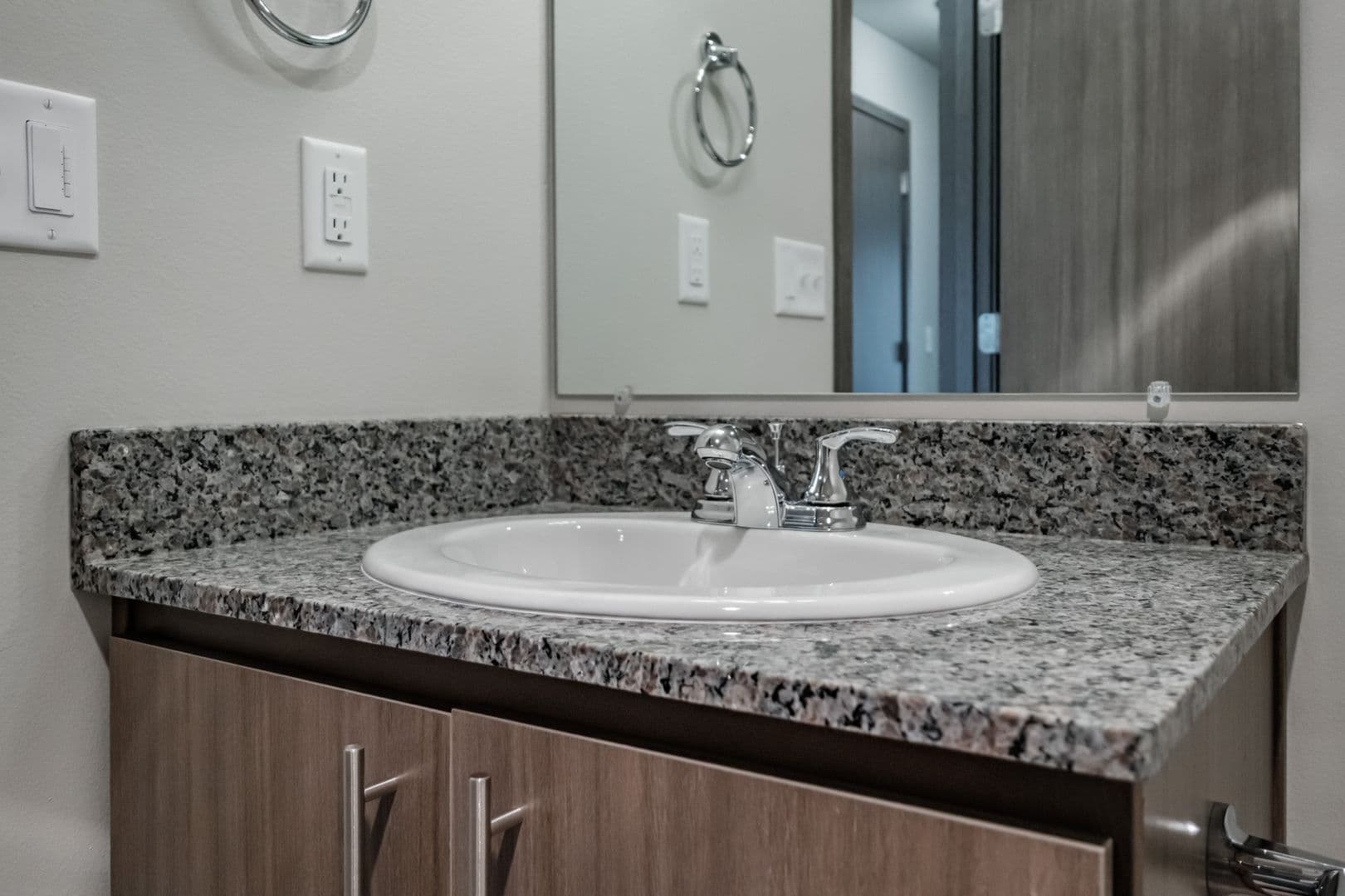 Salem Apartment: 3568 Cherry Glen Pl NE