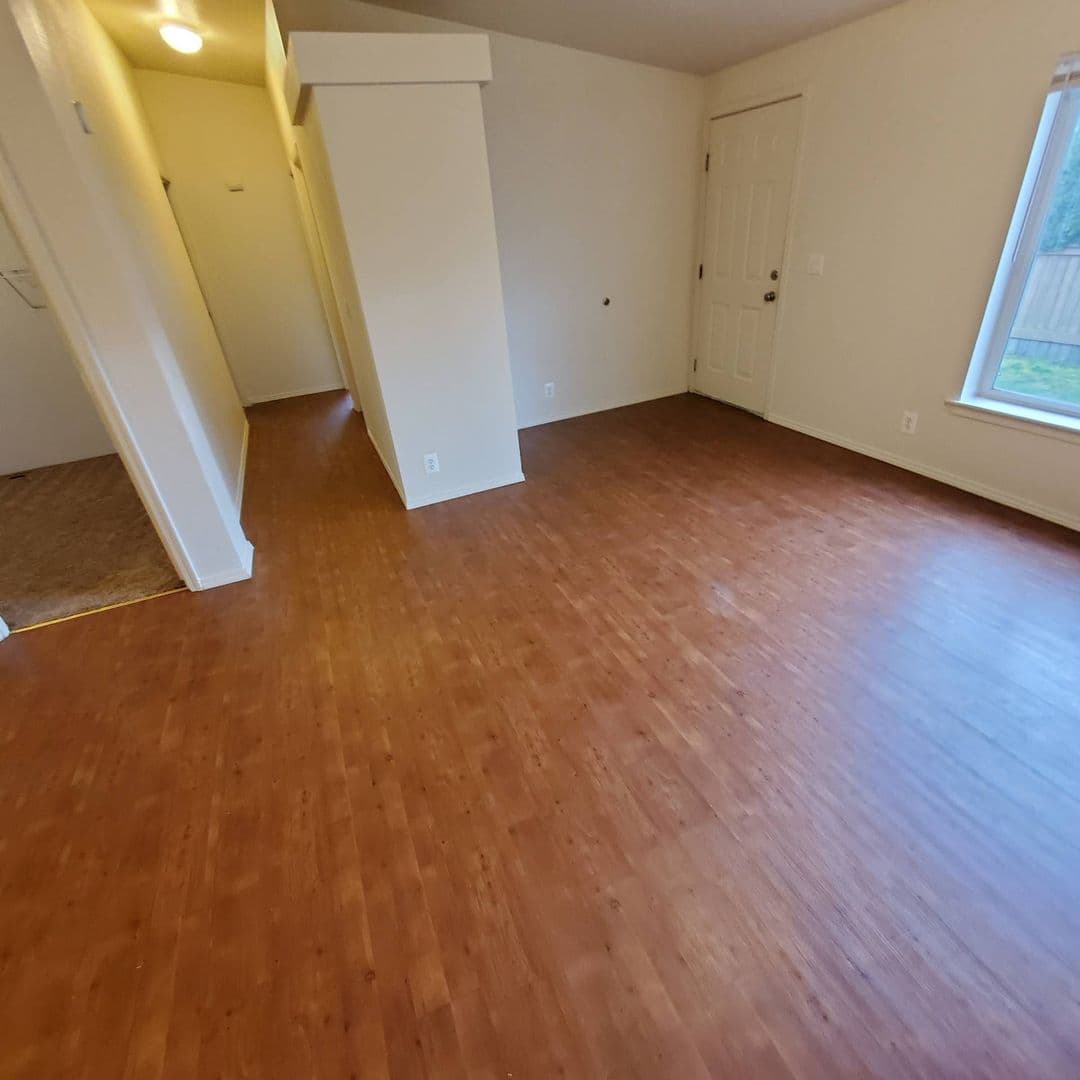 Tangent Condo: 33175 McFarland Road