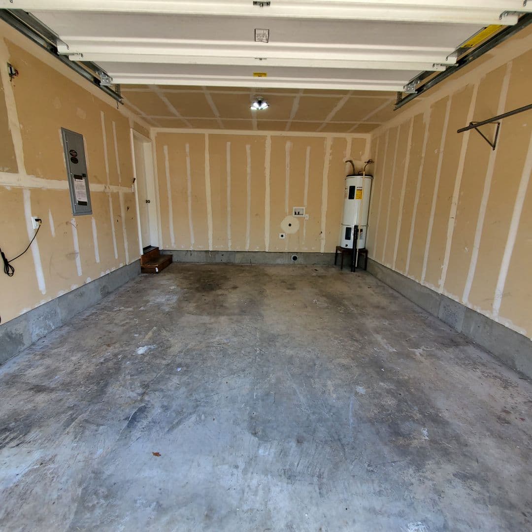 Monmouth Apartment: Meadow Ridge Ave