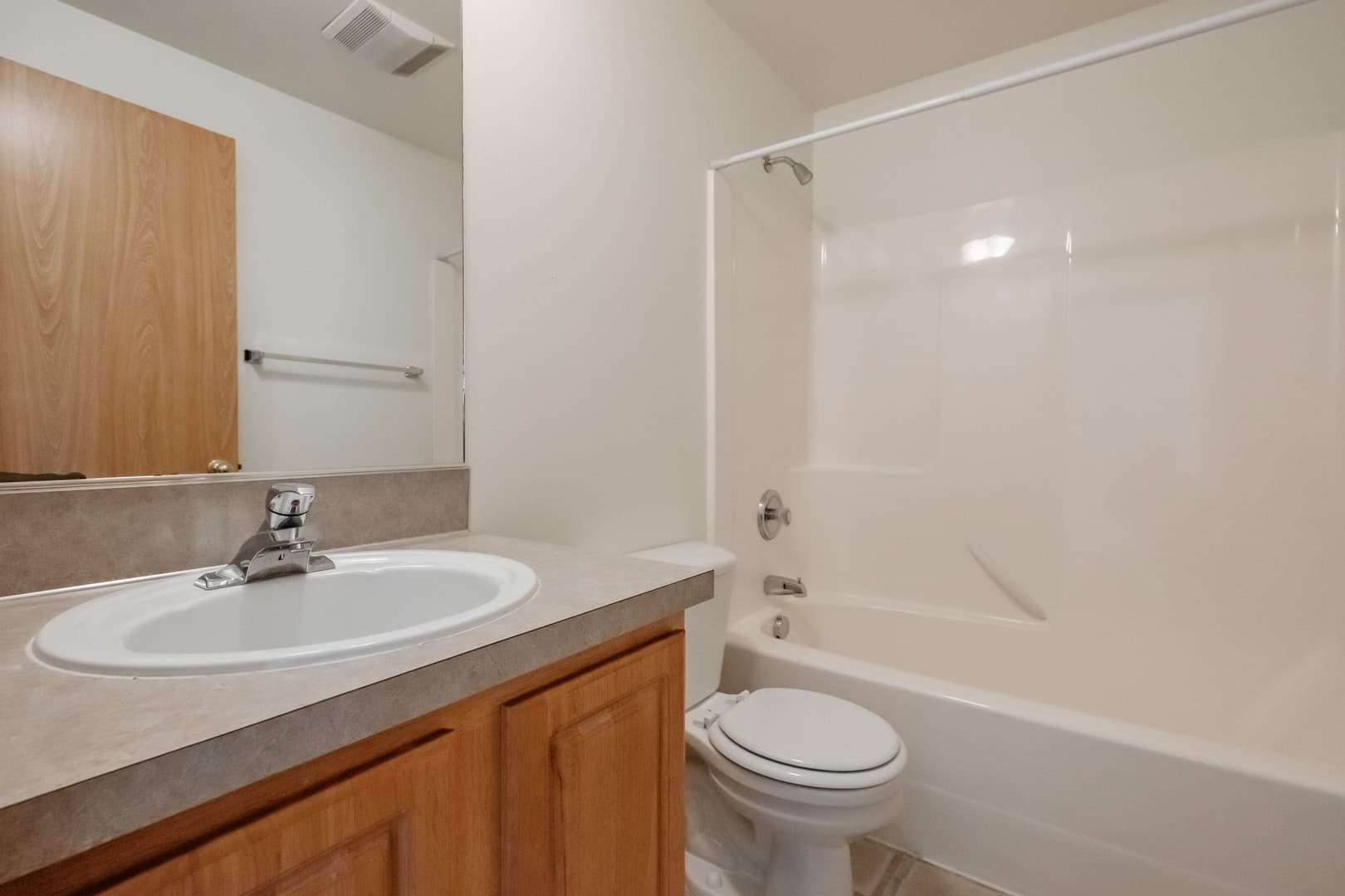 Albany Apartment: Mt. Vernon St. SE