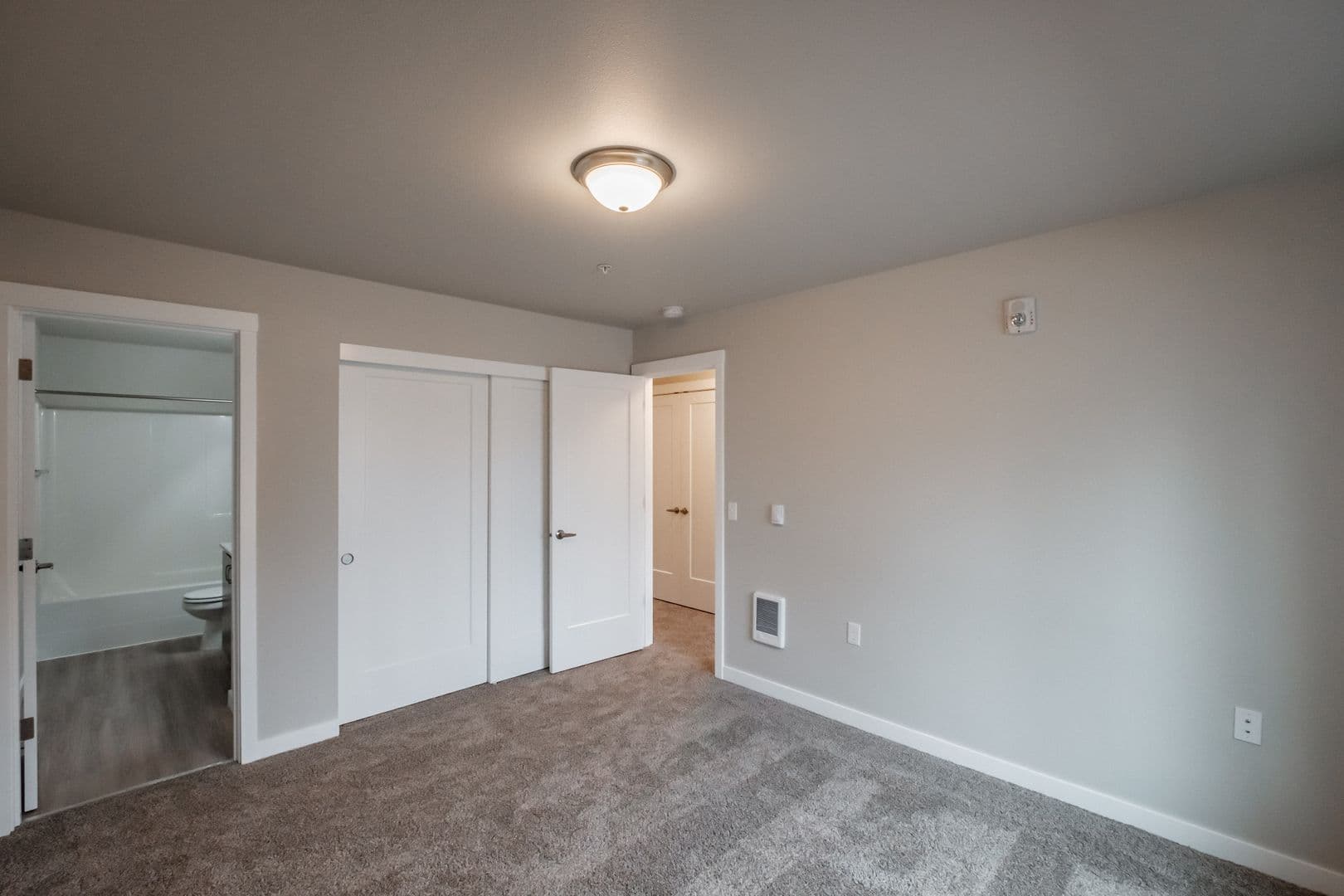 McMinnville Apartment: 240 NE Fircrest Drive #105