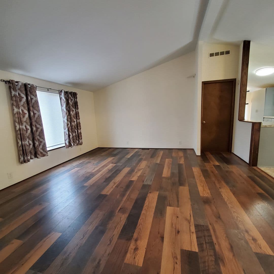 Tangent Condo: 33175 McFarland Road