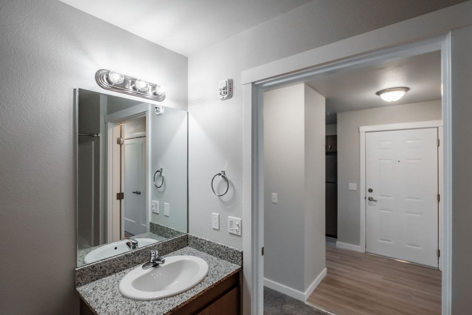 McMinnville Apartment: 240 NE Fircrest Drive #105