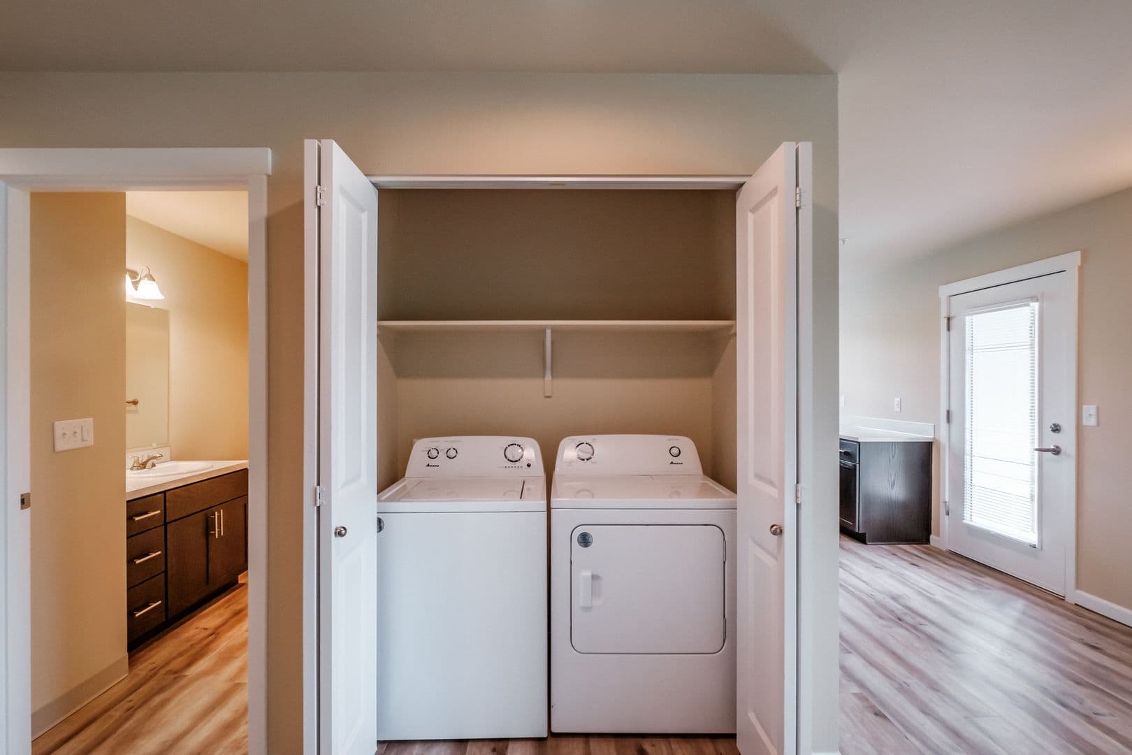 Sweet Home Apartment: 1200 38th Ave