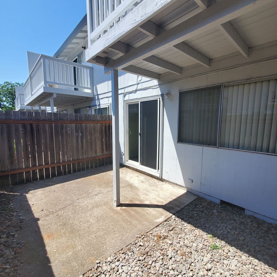 Albany Apartment: 462 26th Ave SE