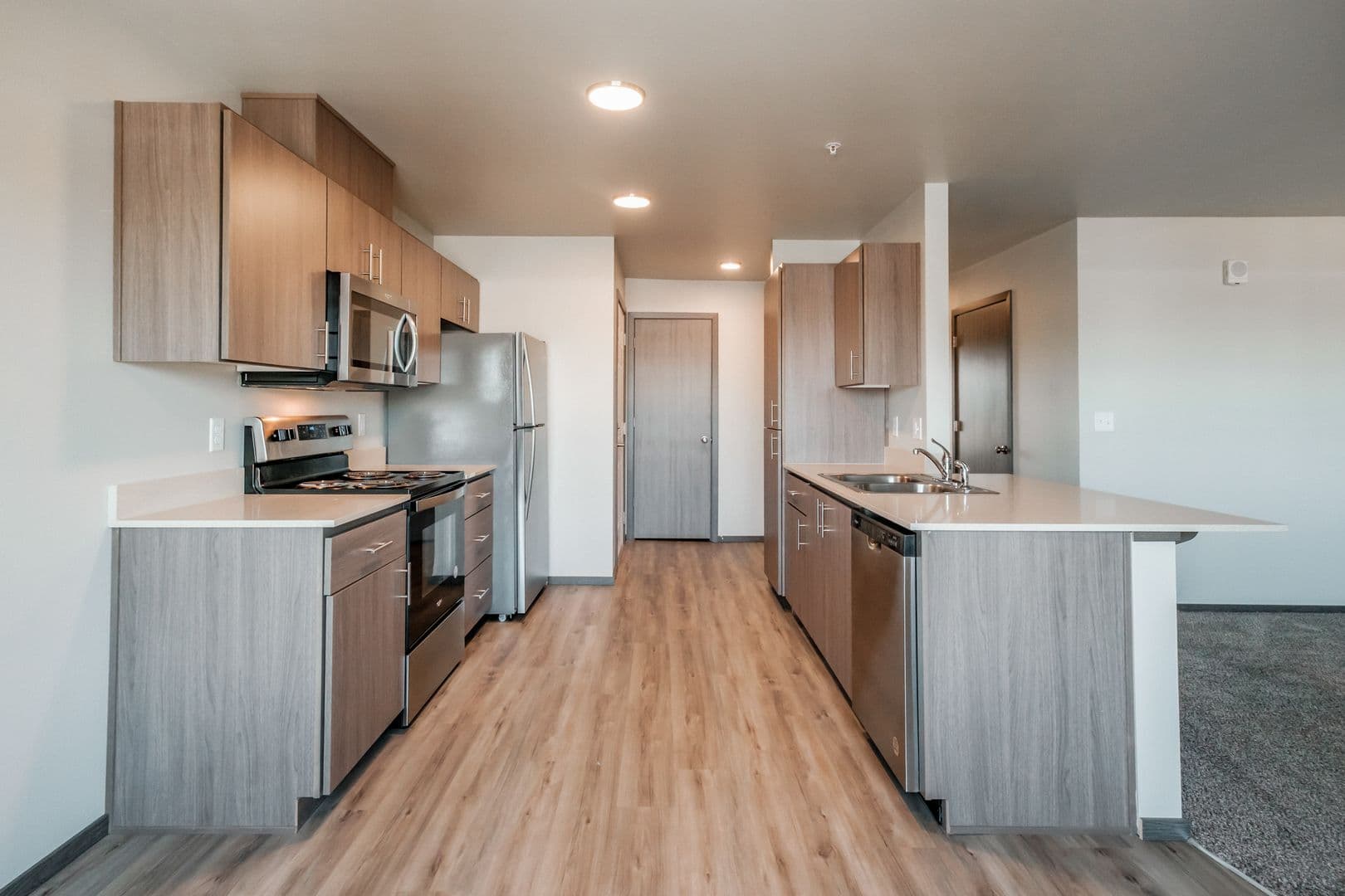 Salem Apartment: 4712 Silverton Rd NE