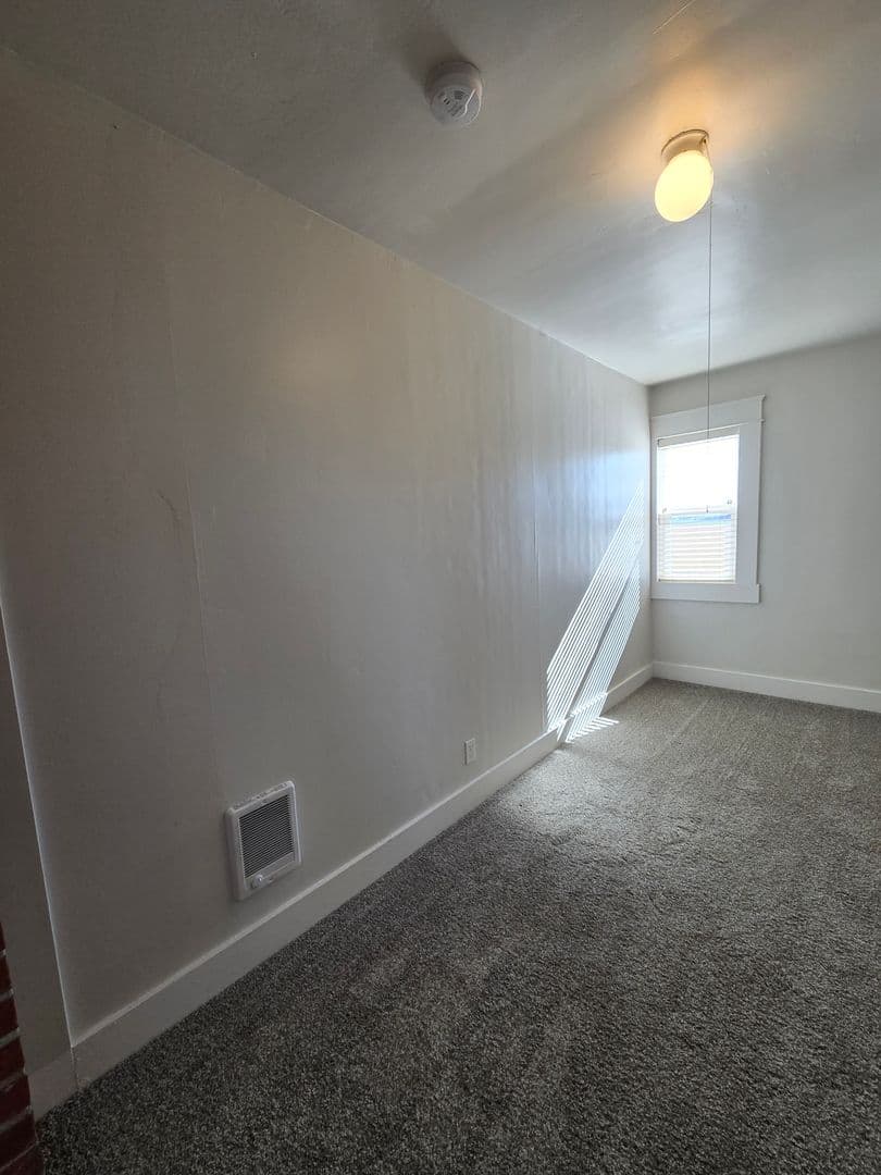 Albany House: 29626 Highway 34 SW