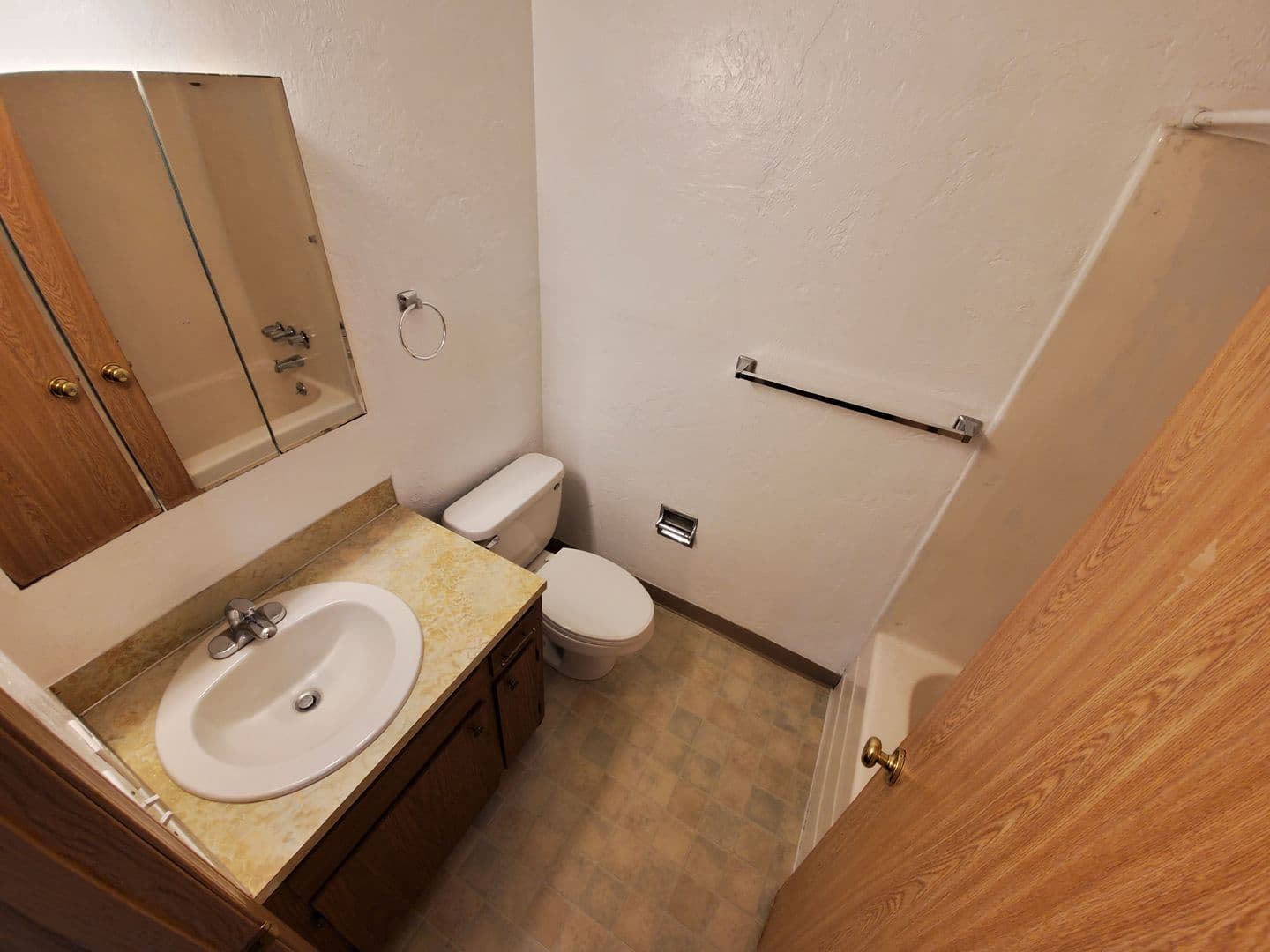 Millersburg Apartment: 4140-4447 Amanda Lane NE, 2809-2819 Conser Rd NE, 2836-2846 Toni St. NE
