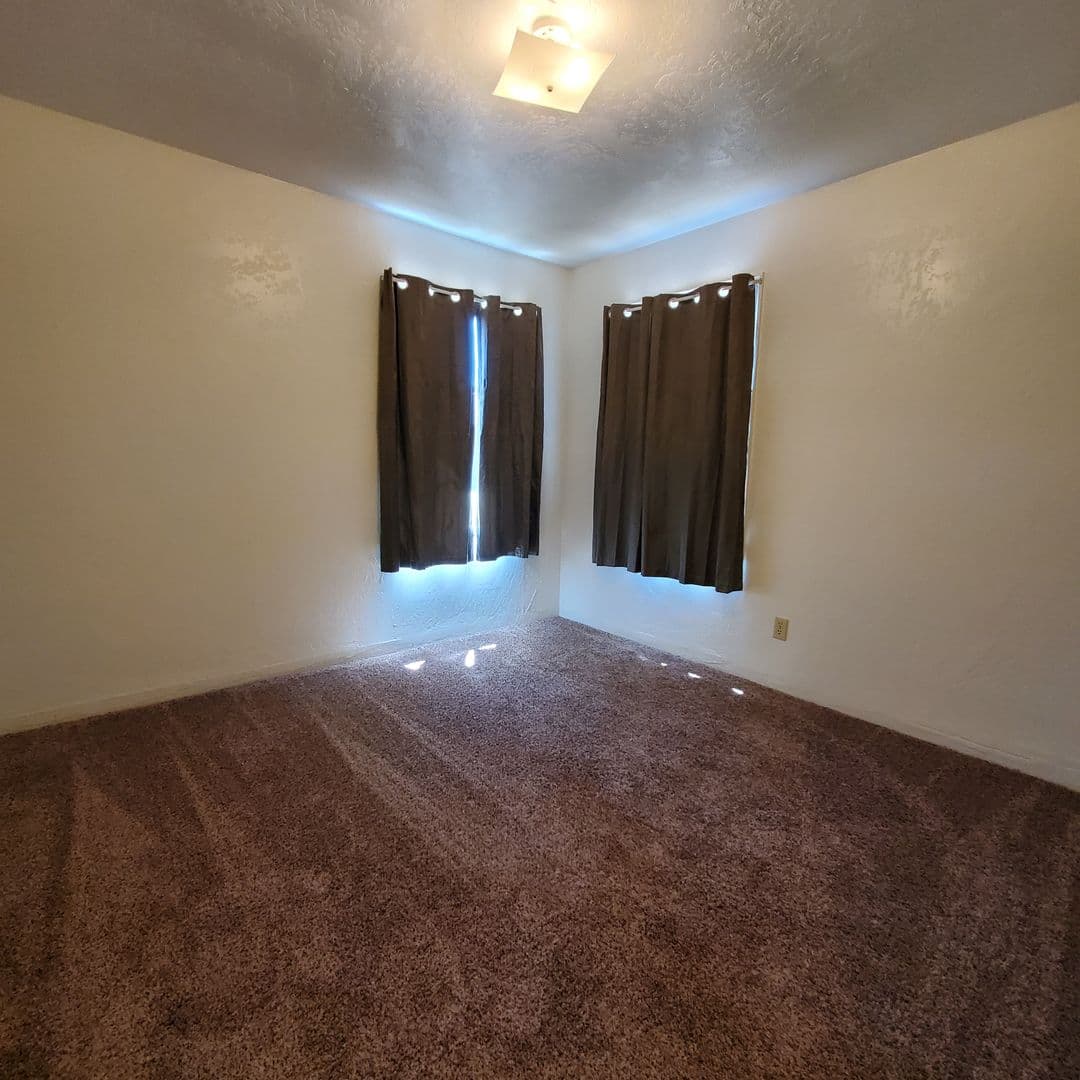 Albany Townhome: 2005 5th Ave SE