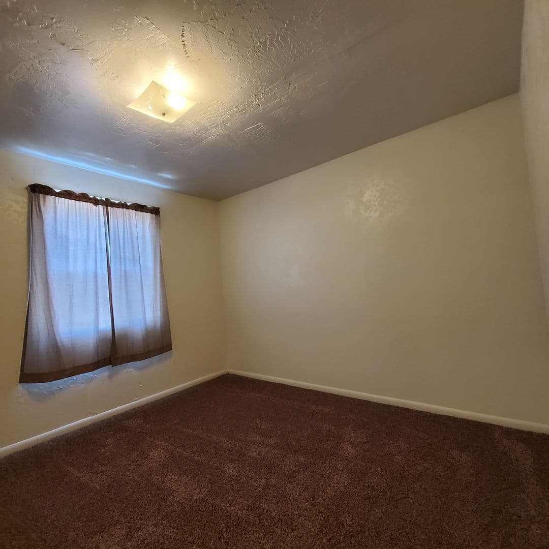 Albany Townhome: 2005 5th Ave SE