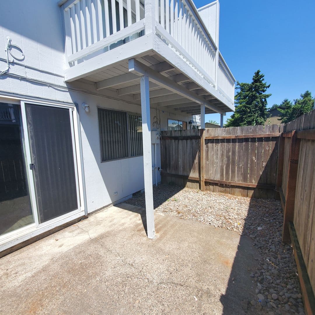 Albany Apartment: 462 26th Ave SE