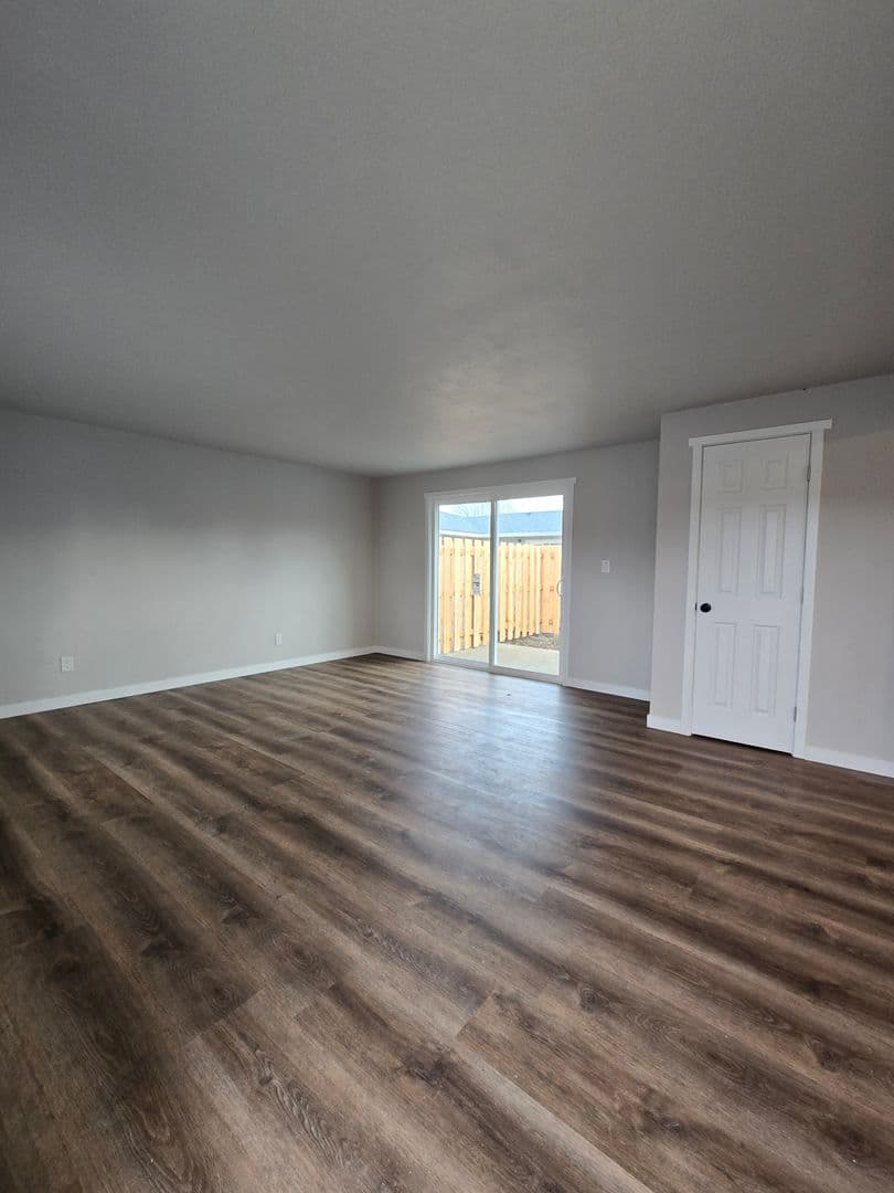 Albany Apartment: 2622-2628 Oak St. SE