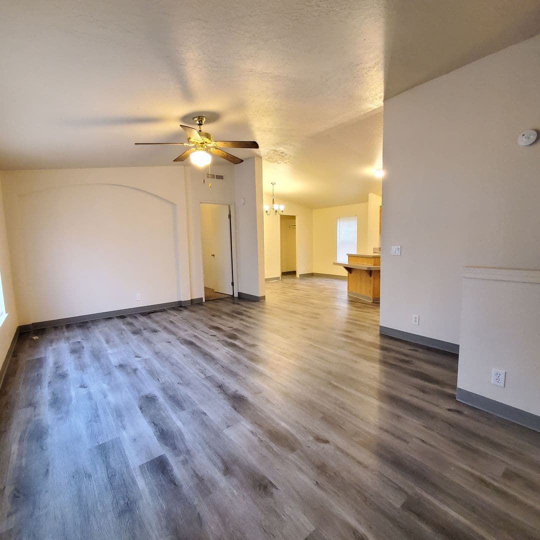 Tangent Condo: 33175 McFarland Road