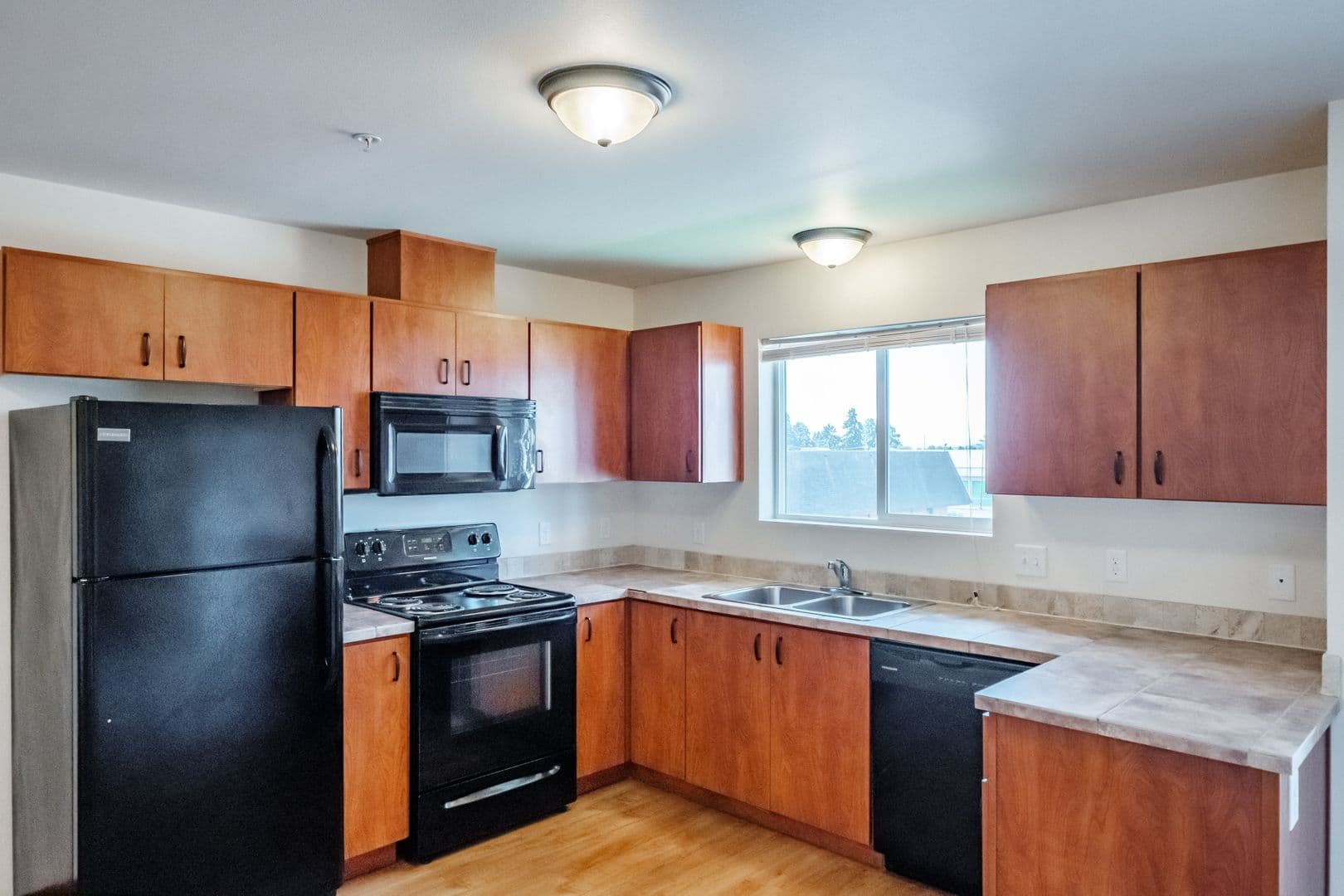 Salem Apartment: 4470 Conser Way NE