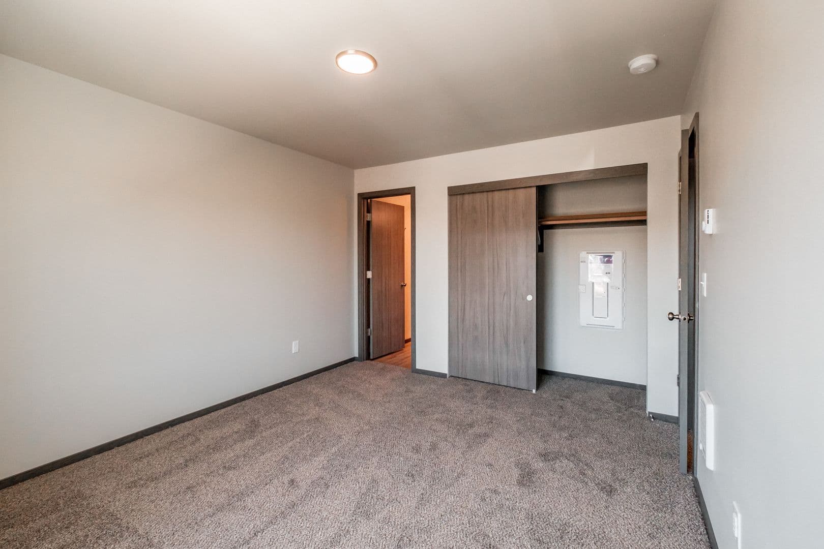 Salem Apartment: 4712 Silverton Rd NE