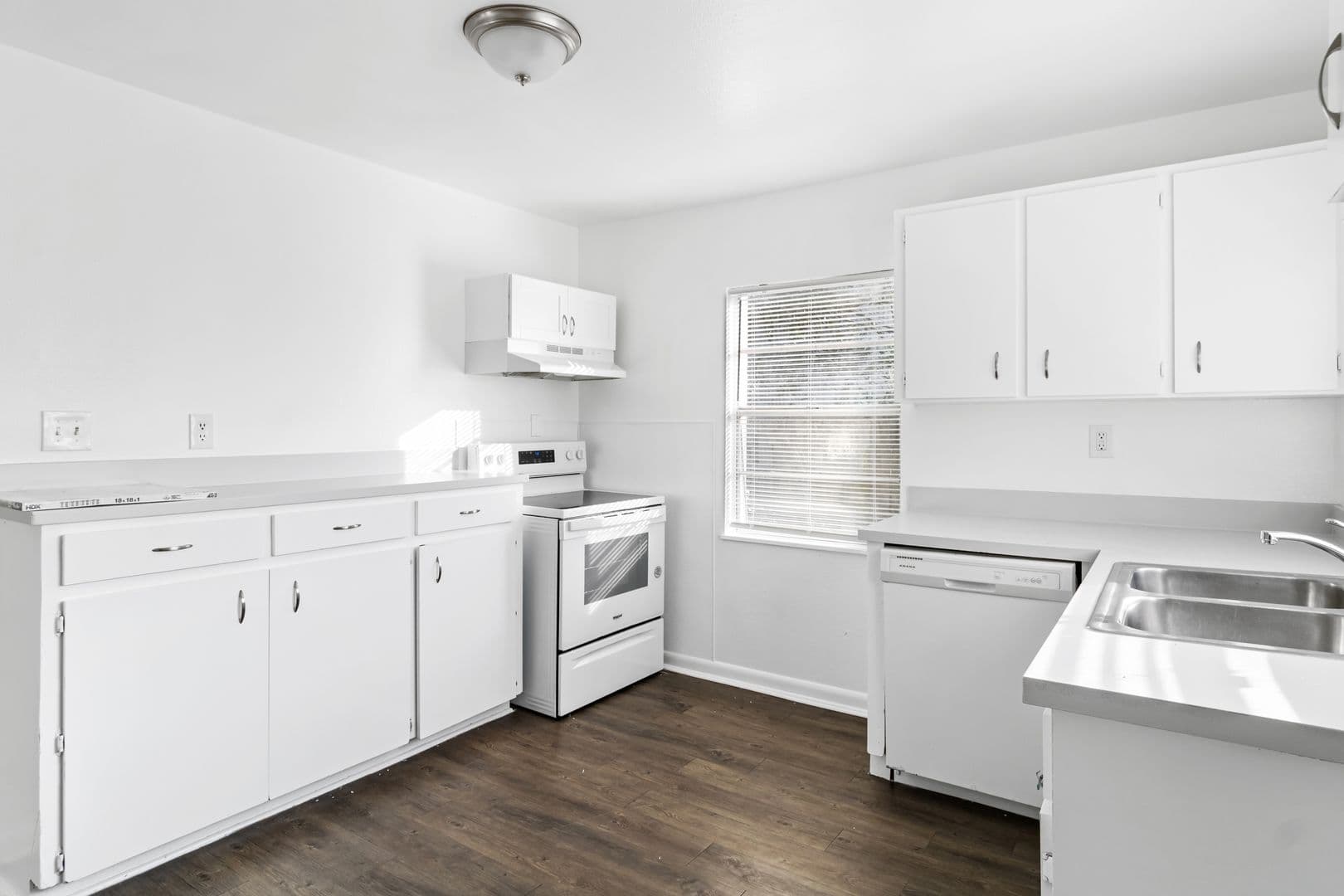 Lakeland House: 1016 Edith Avenue