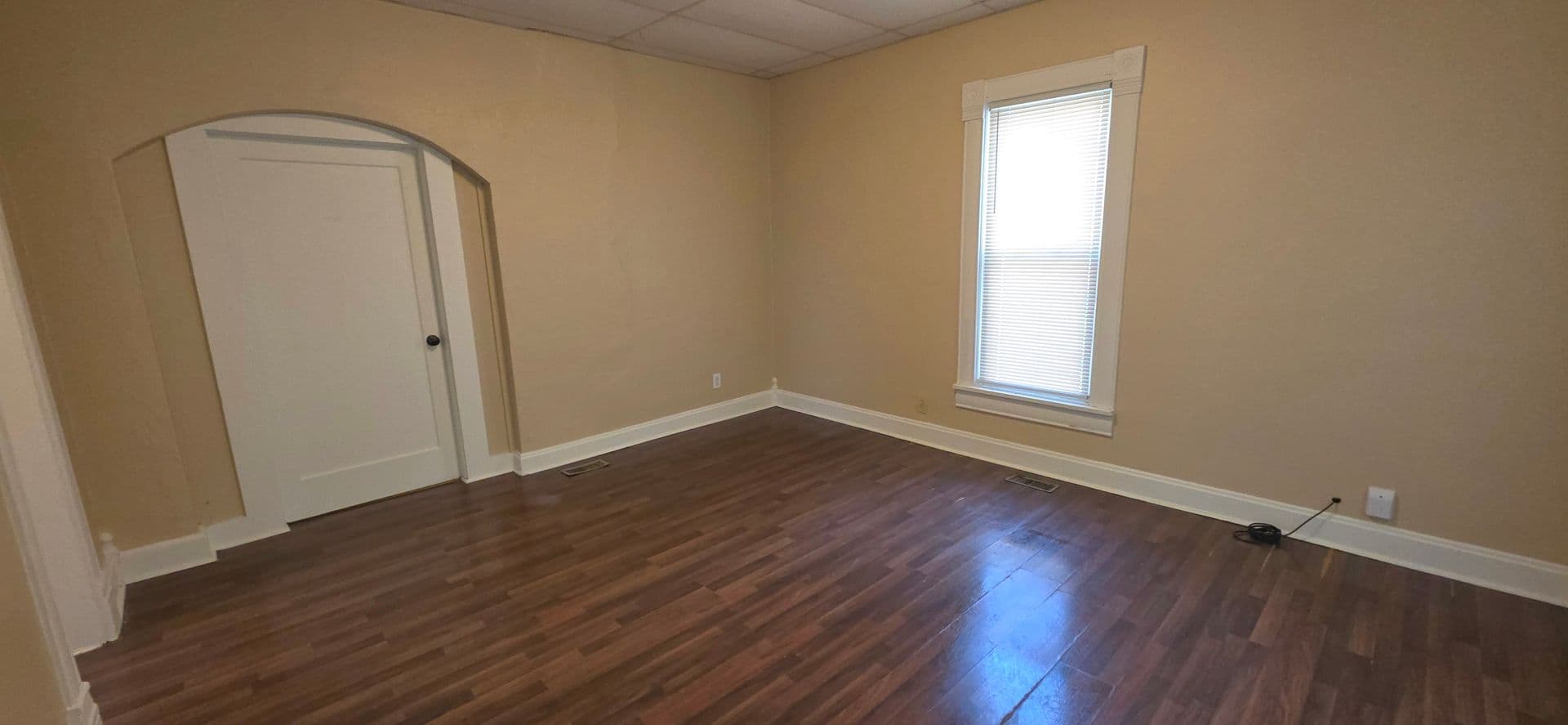 Springfield Apartment: 525 W. Scott St