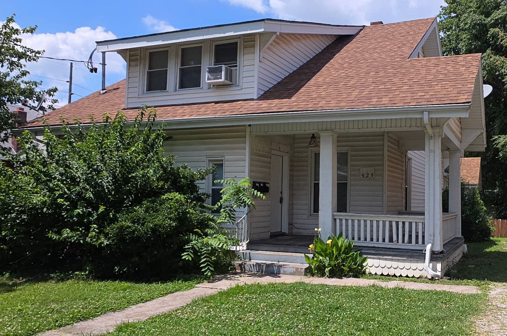 Springfield Apartment: 525 W. Scott St