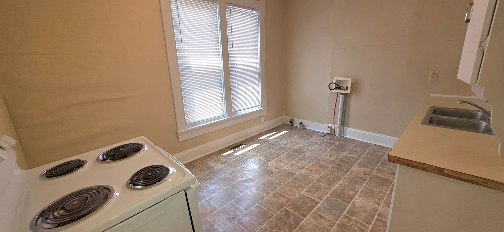 Springfield Apartment: 525 W. Scott St