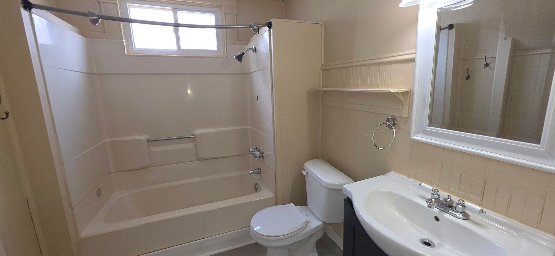 Springfield Apartment: 525 W. Scott St