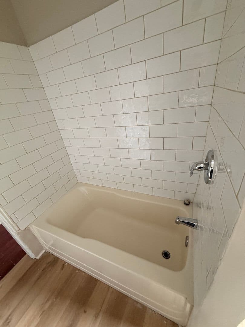 Philadelphia Apartment: 5211 Greenway Ave