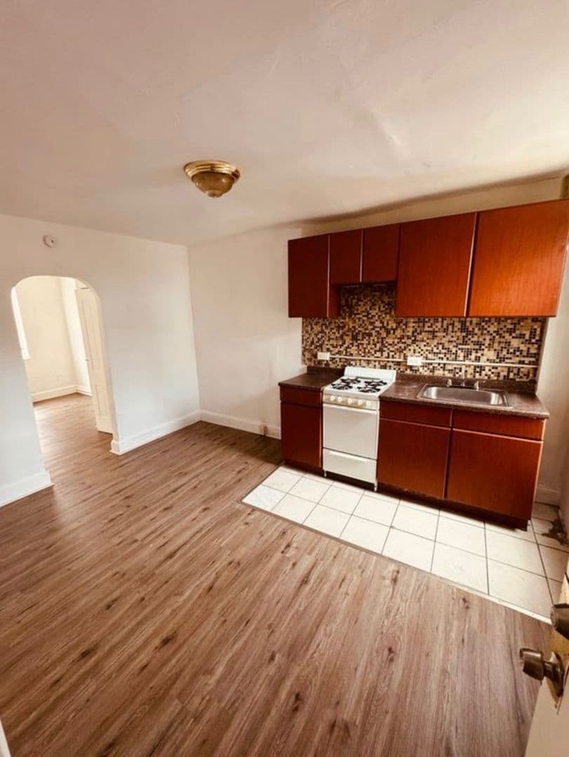 Philadelphia Apartment: 3056 Richmond Street