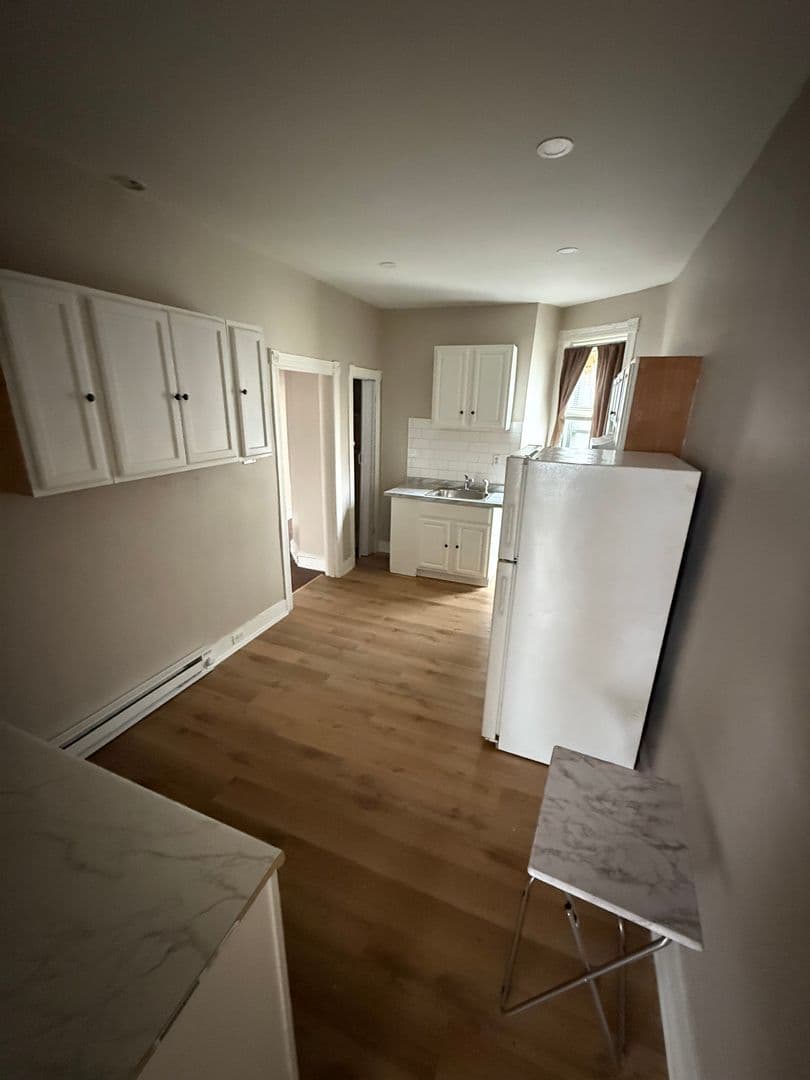 Philadelphia Apartment: 5211 Greenway Ave