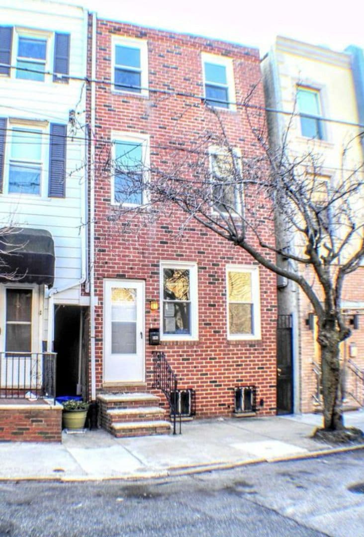Philadelphia House: 546 Manton Street
