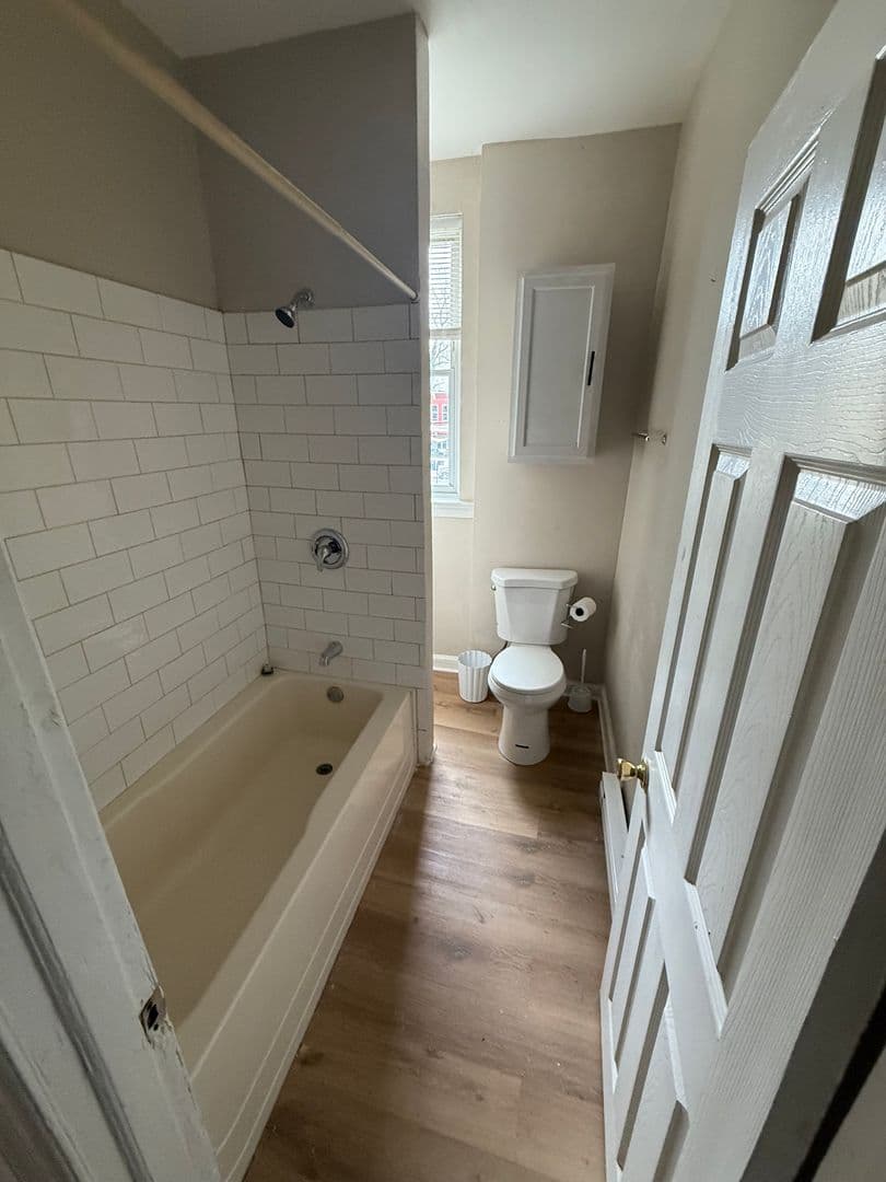 Philadelphia Apartment: 5211 Greenway Ave