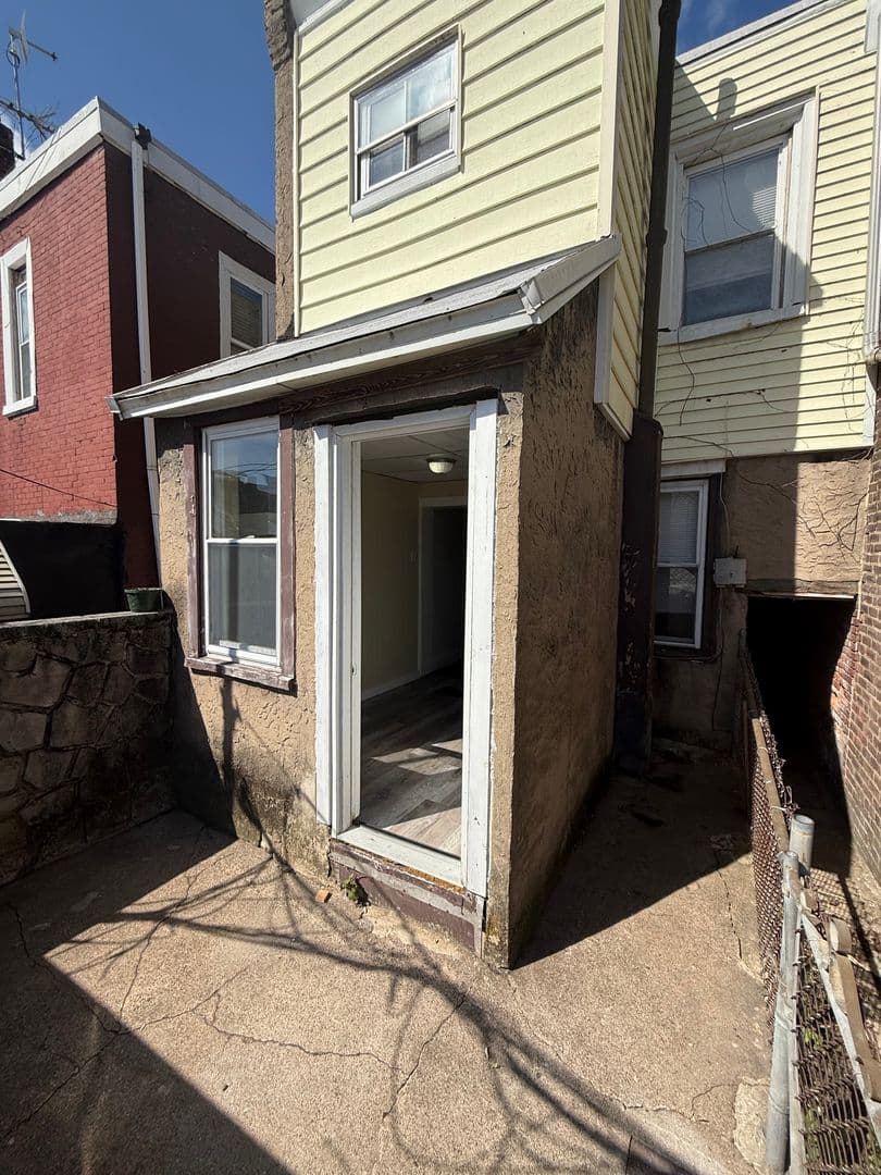 Philadelphia House: 3005 Hartville Street