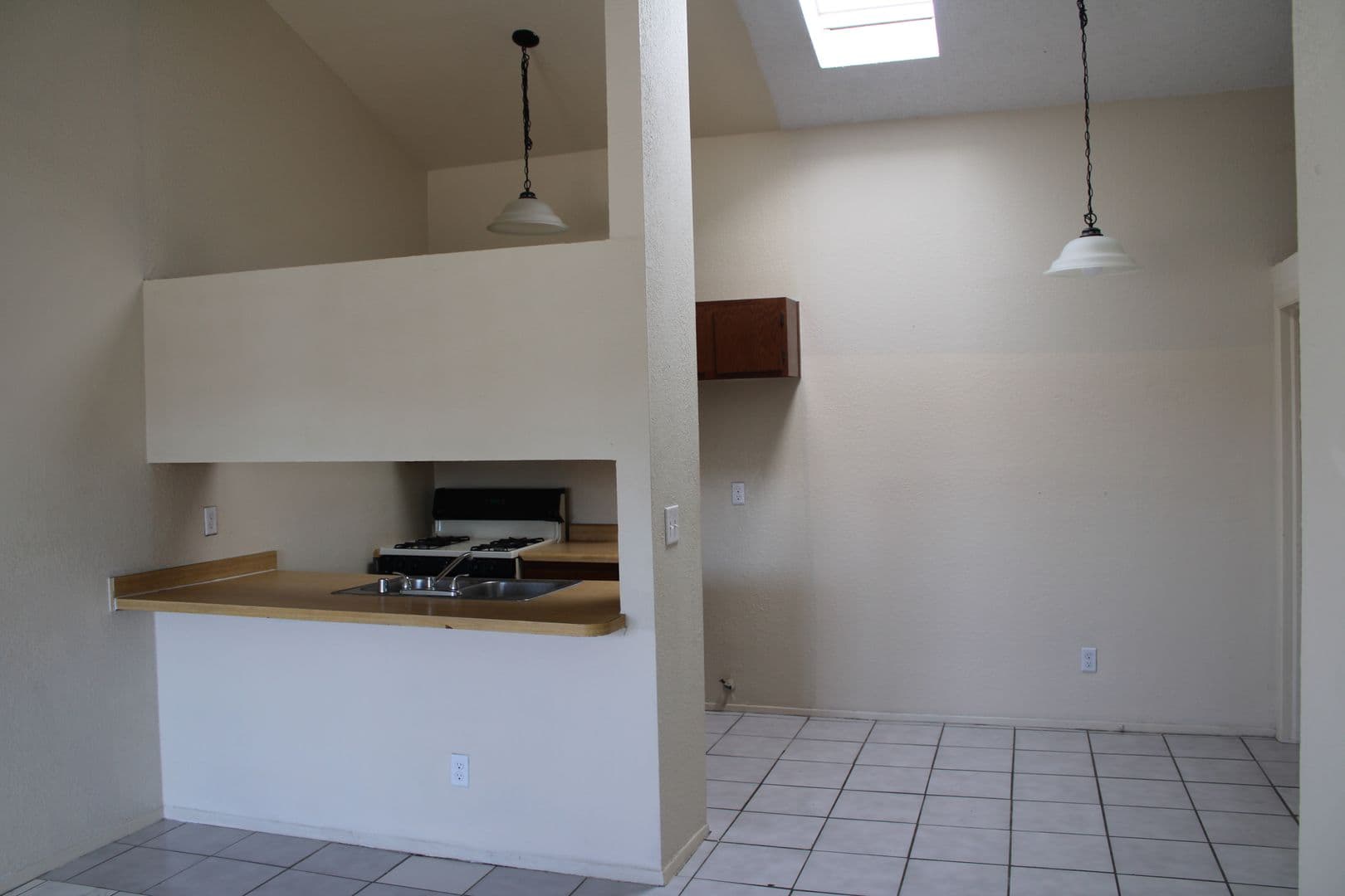 EL PASO House: 11435-D SUNDROP COURT