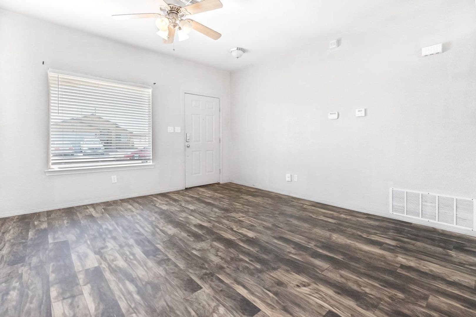 EL PASO House: 11857 JIM WEBB DR.