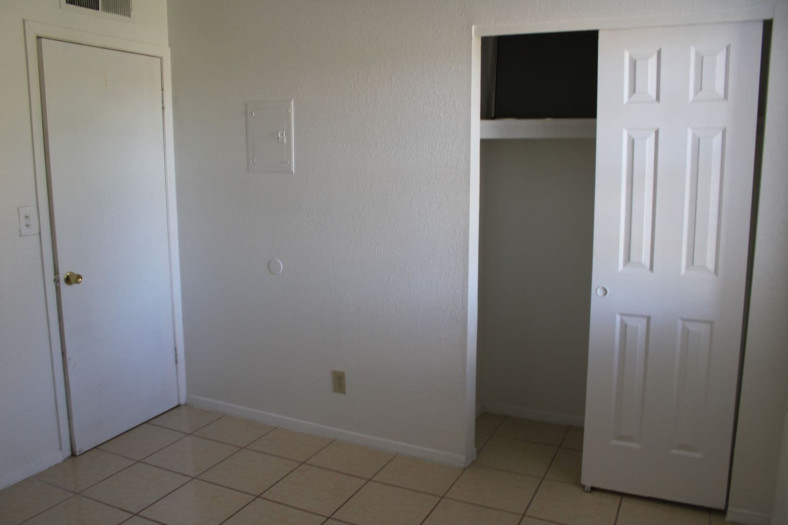EL PASO House: 3825 OLYMPIC AVE
