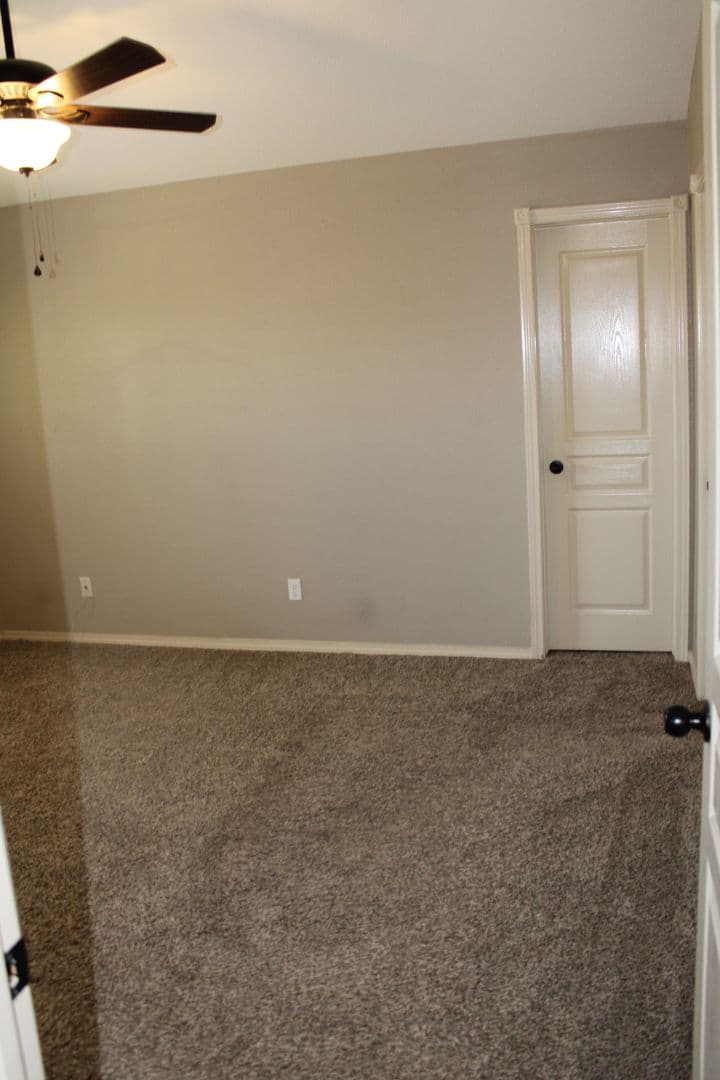 EL PASO House: 3713 LOMA ESTEBAN DR.