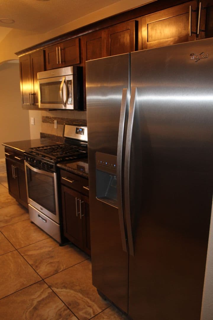 EL PASO House: 3713 LOMA ESTEBAN DR.