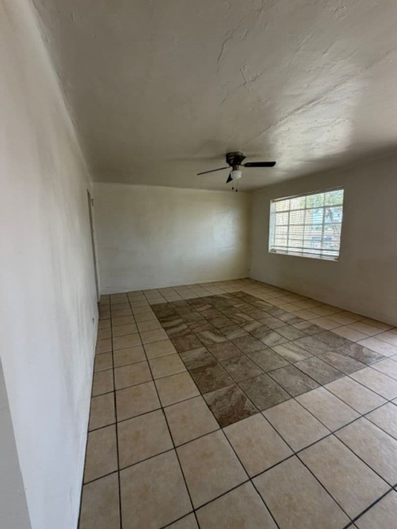 EL PASO House: 8421 MERCURY APT. A
