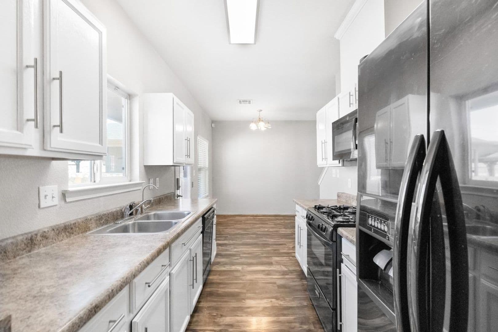 EL PASO House: 11857 JIM WEBB DR.