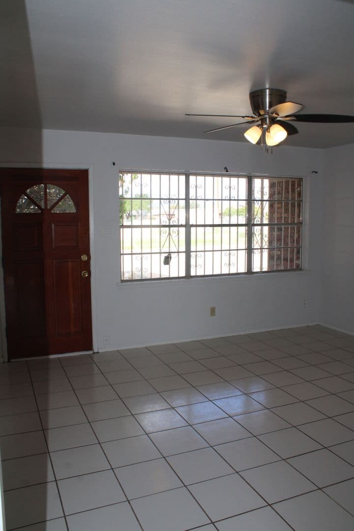 EL PASO House: 3518 GLASGOW RD.
