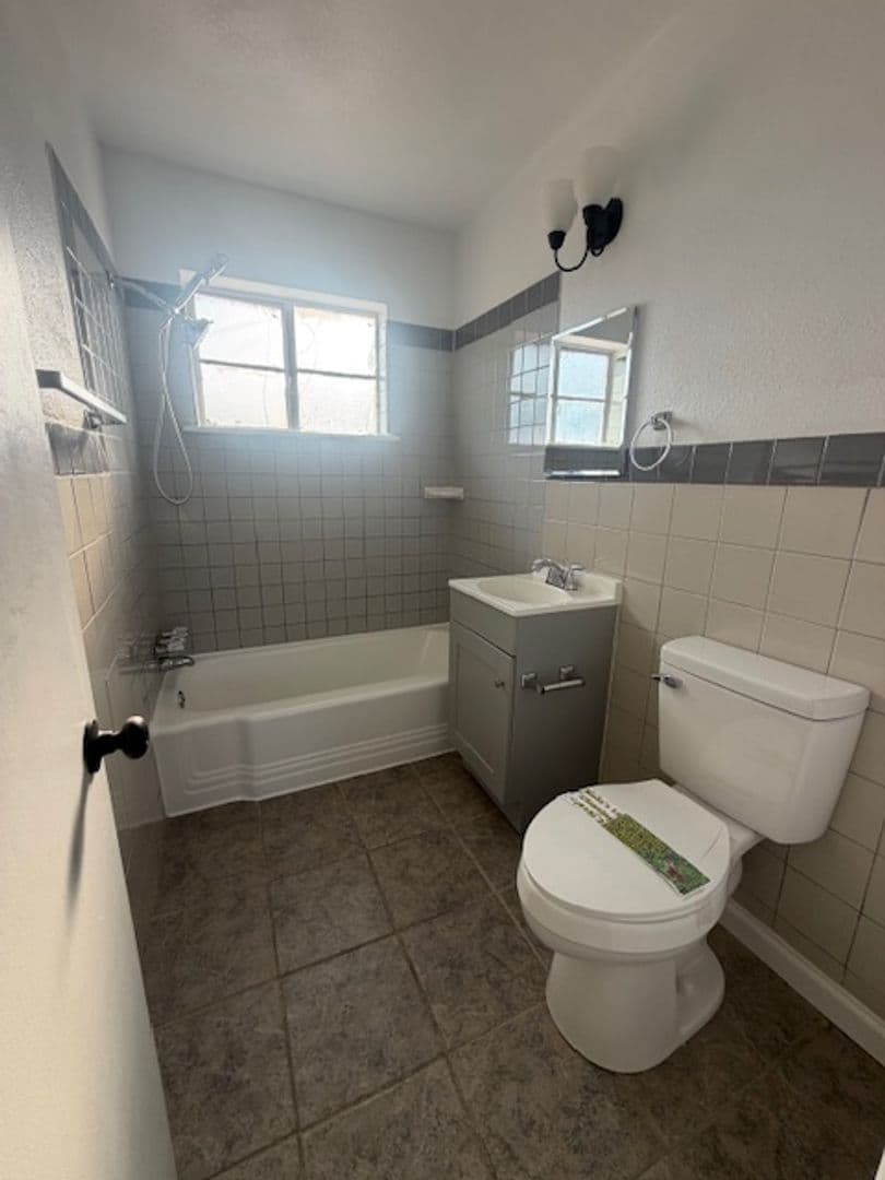 EL PASO House: 9523 CHARLESTON