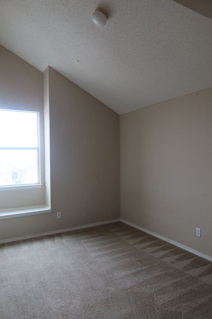 EL PASO House: 14233 SMOKEY POINT