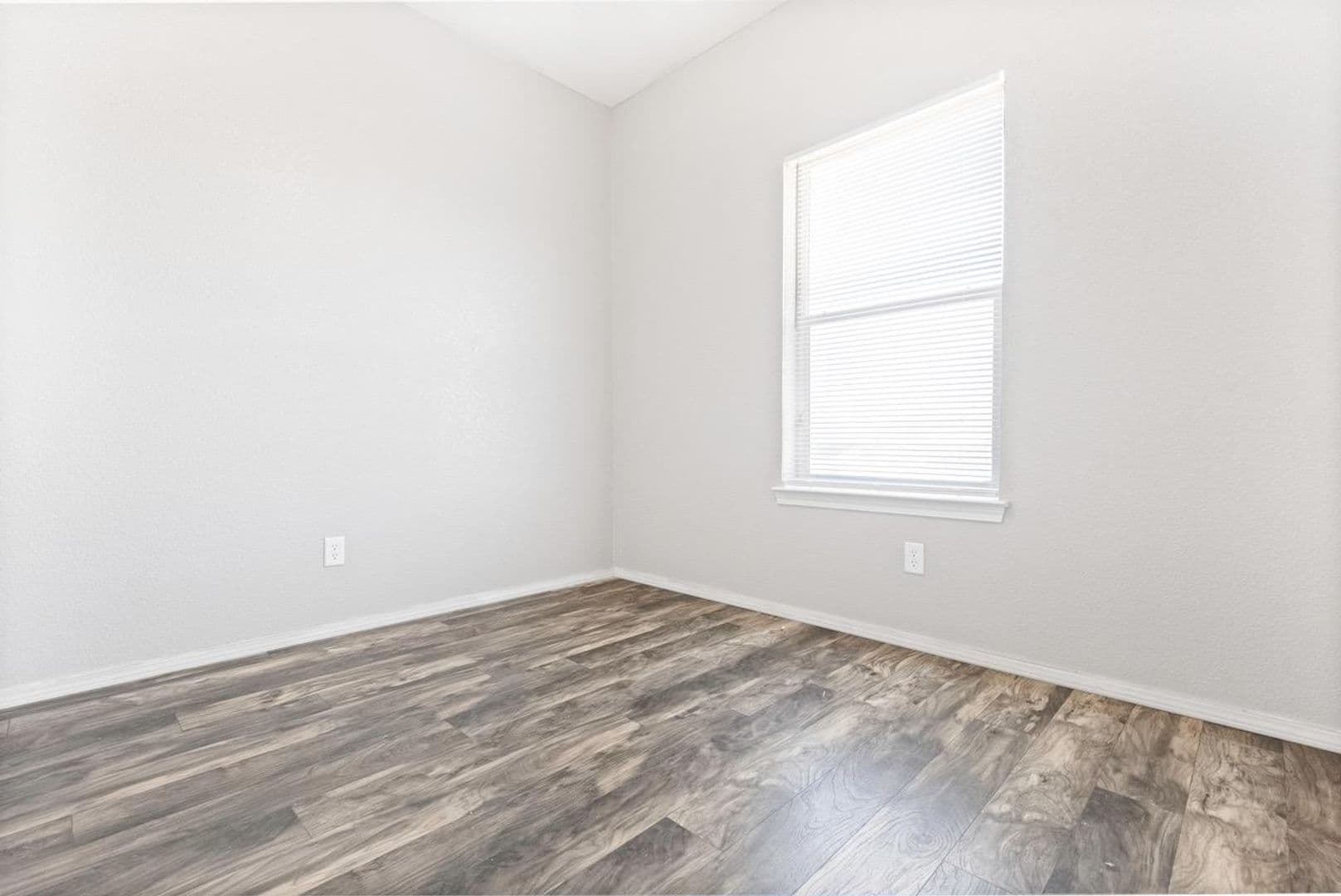 EL PASO House: 11857 JIM WEBB DR.