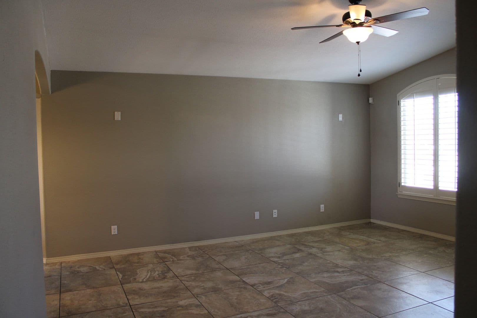 EL PASO House: 3713 LOMA ESTEBAN DR.